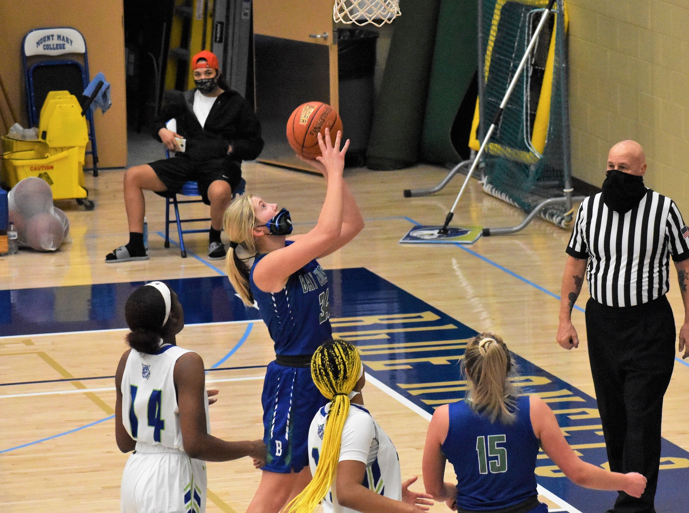 Lauryn Blonairz going up for a shot on the left side of the lane