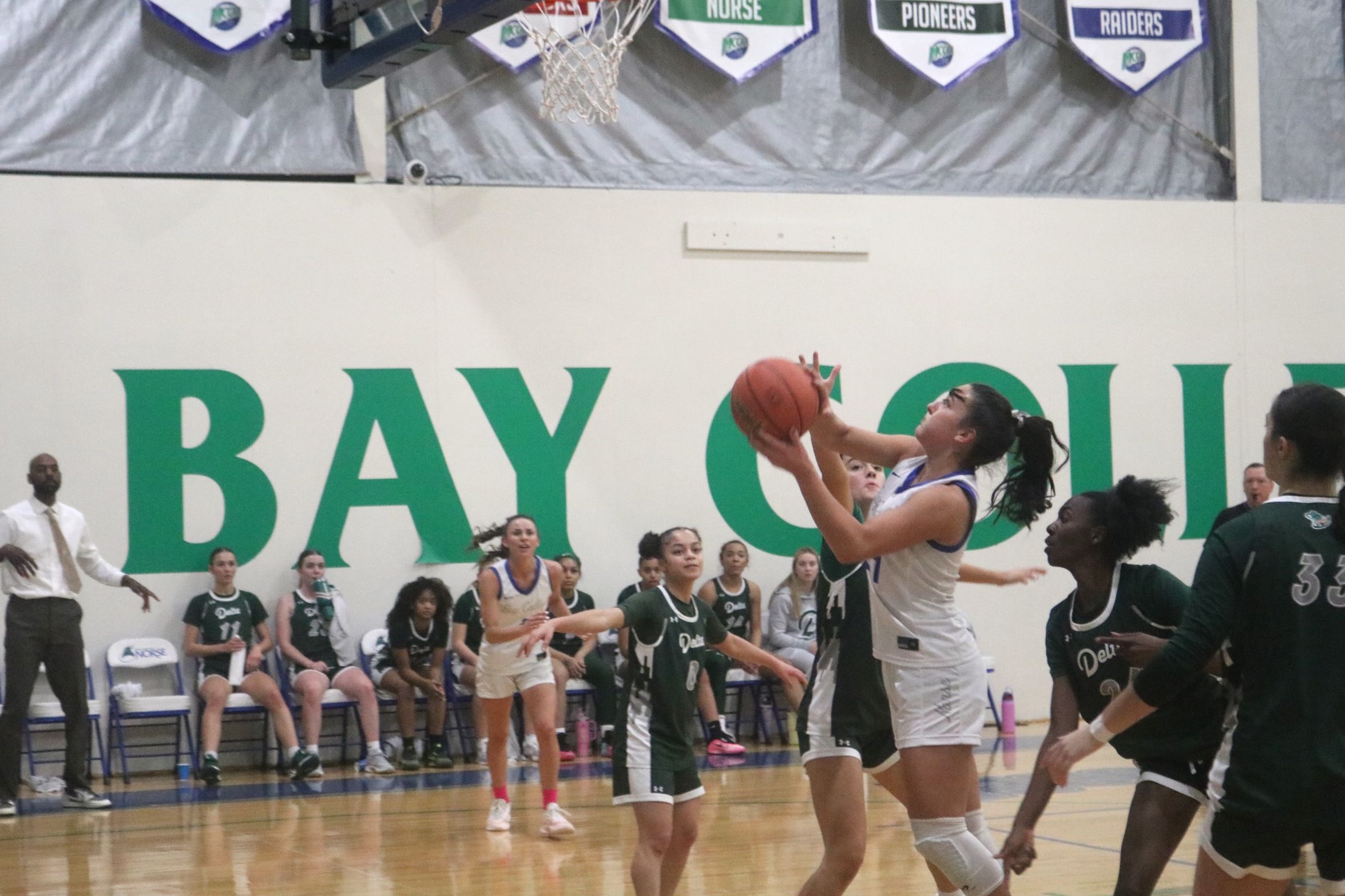 Lauren Zawada going up for a layup in the lane