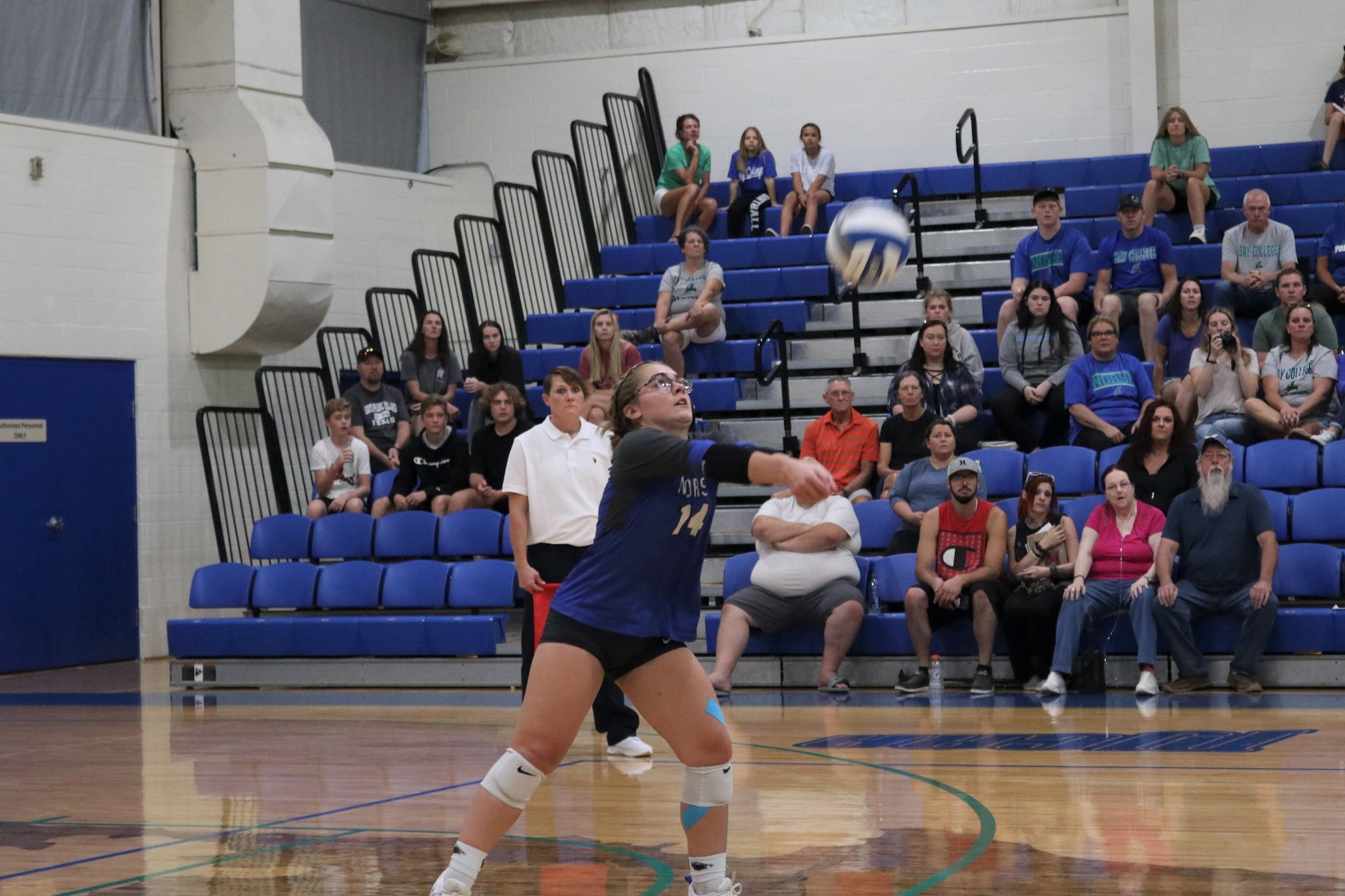 Abigail Rexford passing the ball